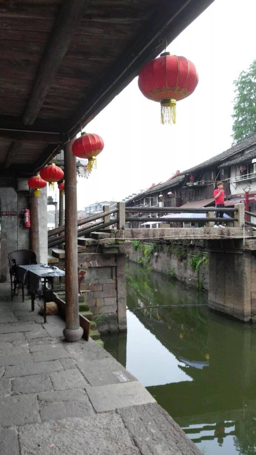 建行淄博城中支行:关爱之行-走进老年公寓为老年痴呆客户提供上门服务